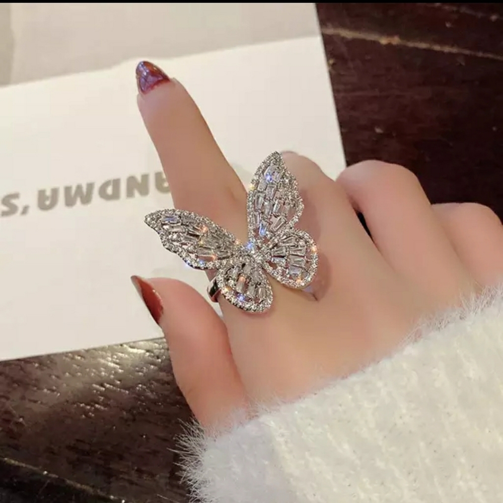 Crystal butterfly adjustable ring